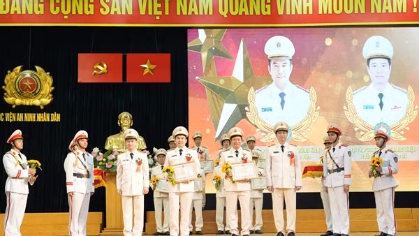 Học viện ANND tuyên dương điển hình tiên tiến Phong trào thi đua "Vì an ninh Tổ quốc"