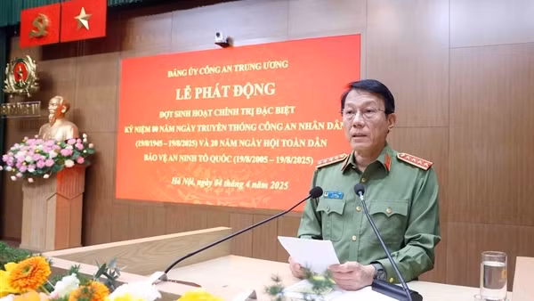 Phát động đợt sinh hoạt chính trị đặc biệt kỷ niệm 80 năm Ngày Truyền thống CAND