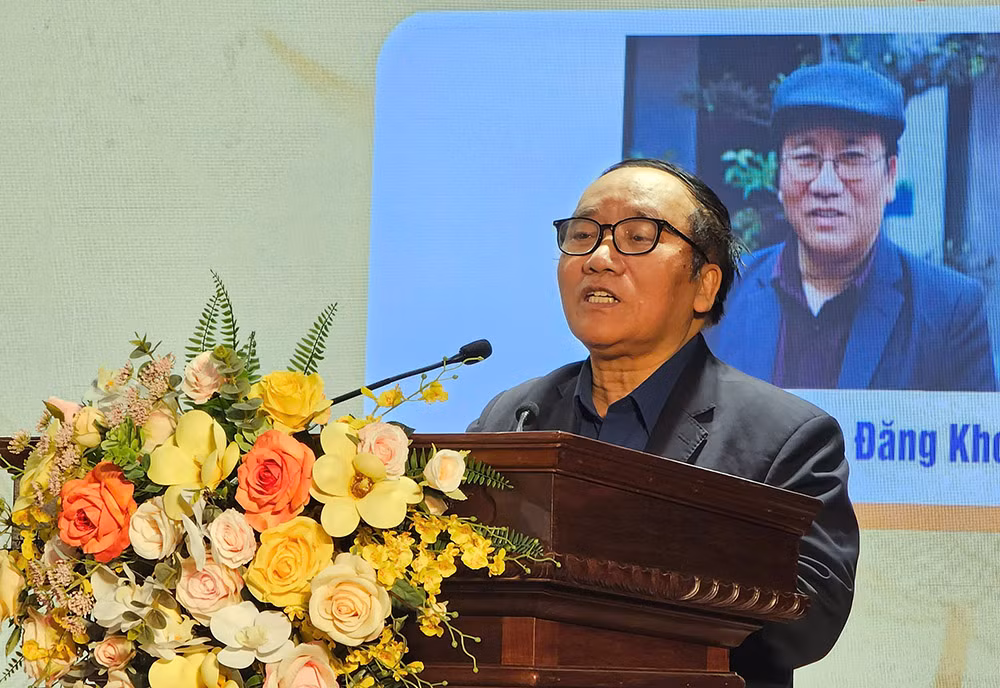 Khẳng định tính chất tiên phong của văn học -1