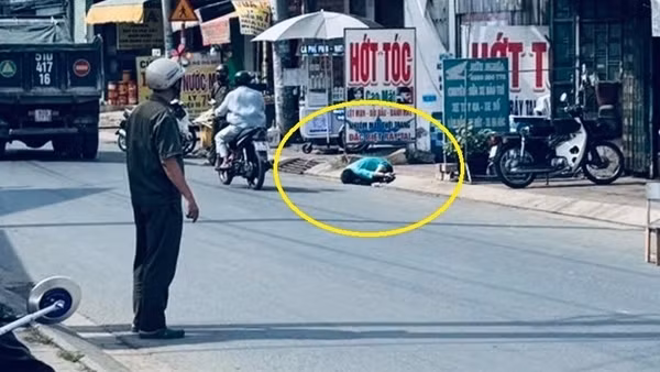 Người đàn ông tử vong bất thường trên đường