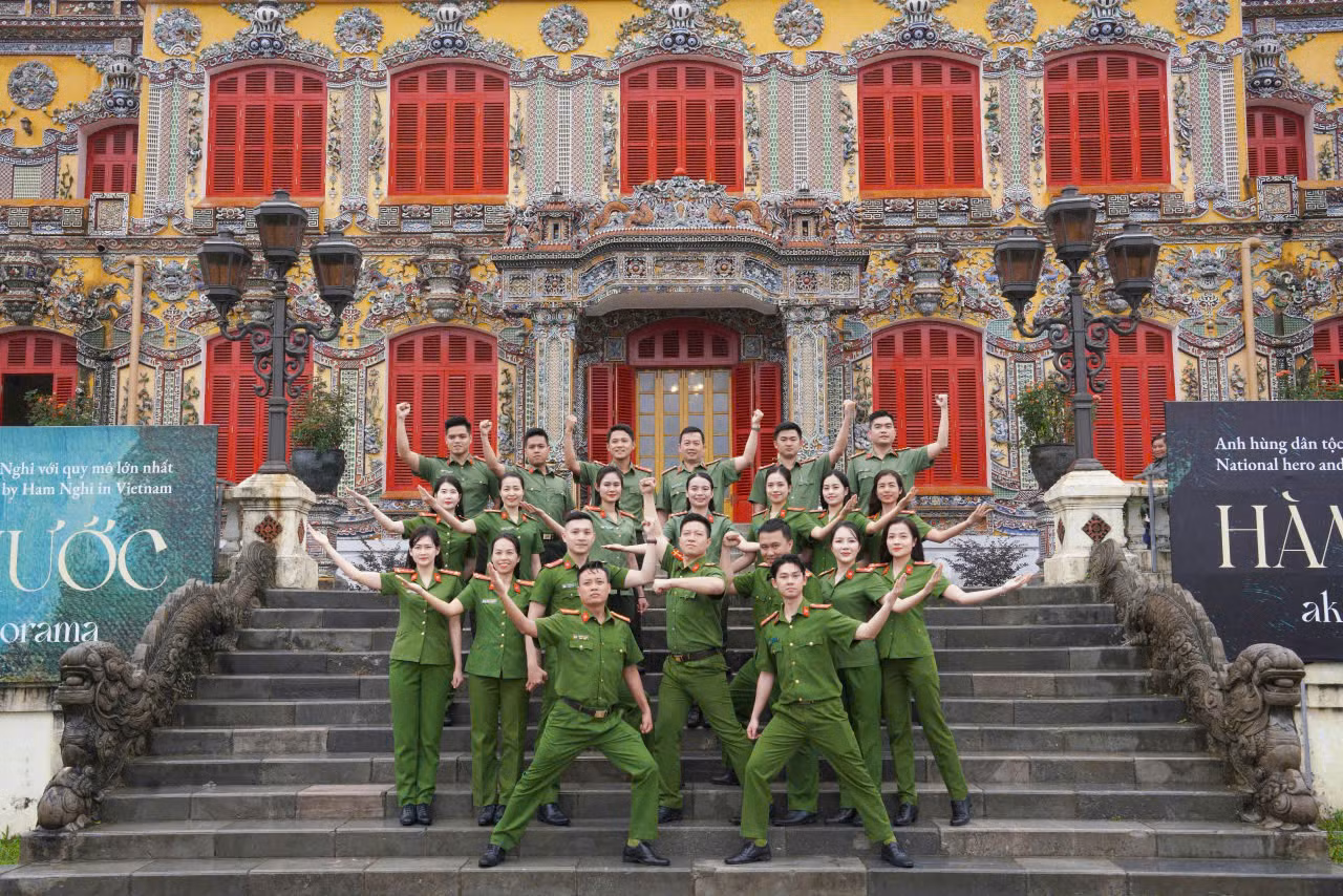 Hơn 1.100 cán bộ, chiến sĩ, diễn viên tham gia Hội diễn nghệ thuật quần chúng CAND khu vực III -0