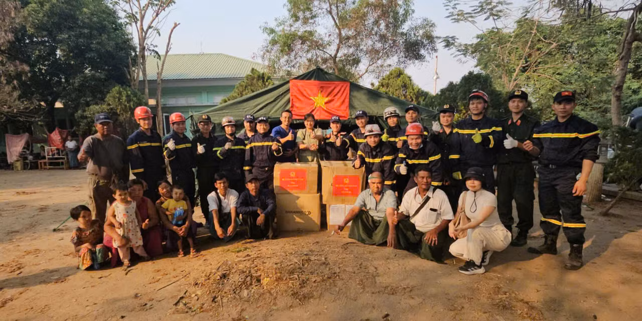 Đoàn CNCH Bộ Công an Việt Nam hỗ trợ bệnh nhân đang điều trị ở bệnh viện ở Myanmar -0