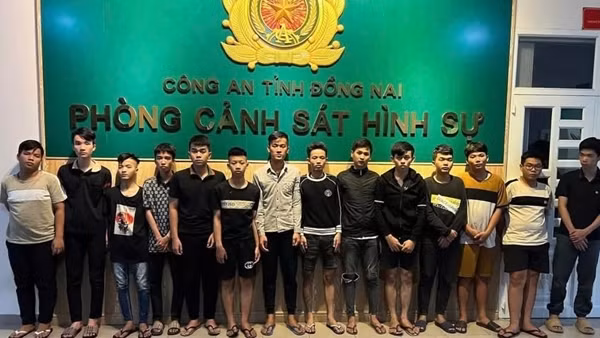 Tạm giữ 14 đối tượng mang hung khí tự chế để giải quyết mâu thuẫn