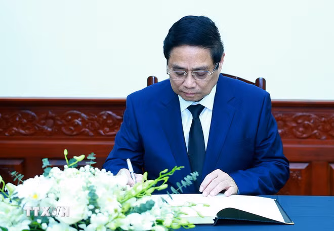 Lãnh đạo cấp cao Đảng, Nhà nước viếng đồng chí Khamtay Siphandone -0