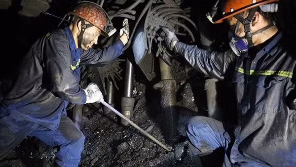TKV tăng tối đa sản lượng khai thác, đảm bảo đủ than cho sản xuất điện mùa khô