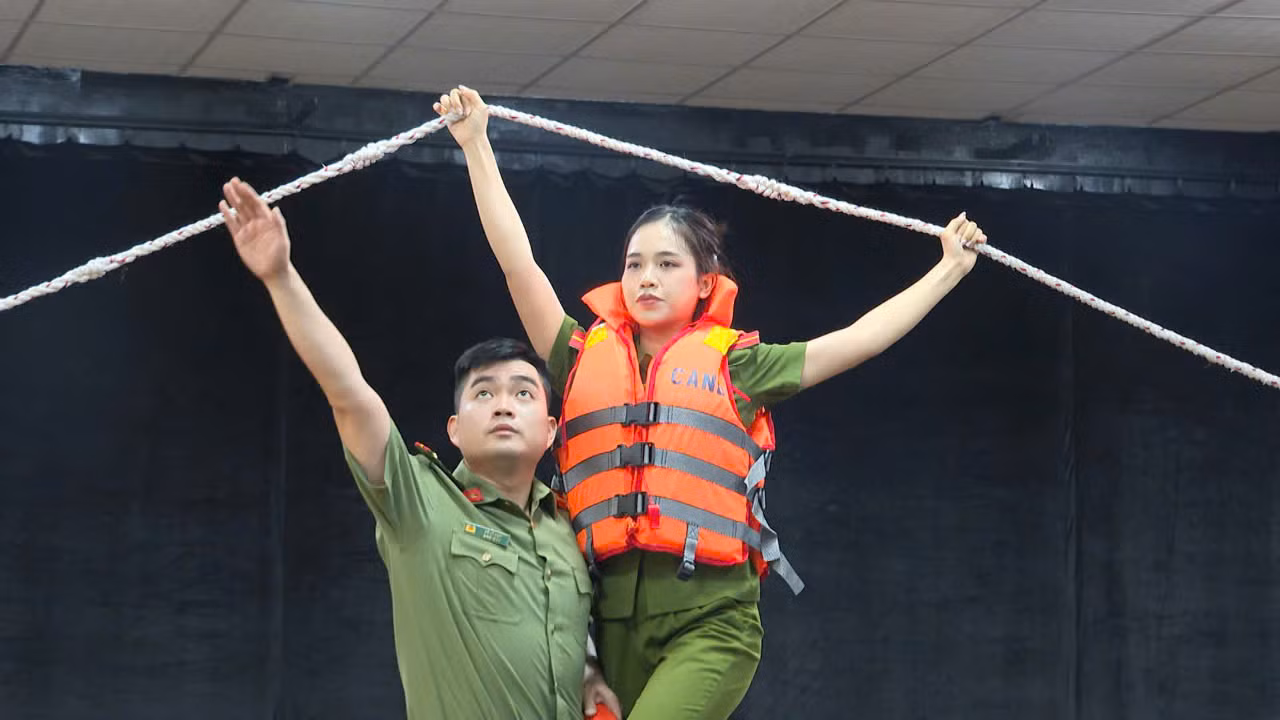 Hơn 1.100 cán bộ, chiến sĩ, diễn viên tham gia Hội diễn nghệ thuật quần chúng CAND khu vực III -0