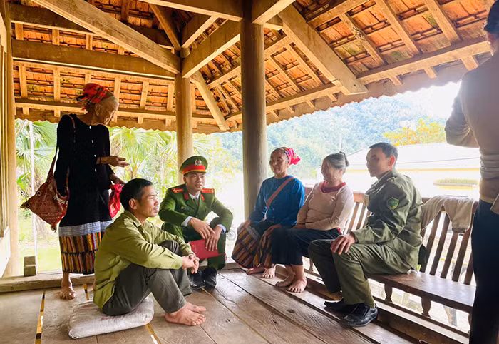 Những “đồng đội” của Công an cơ sở -1