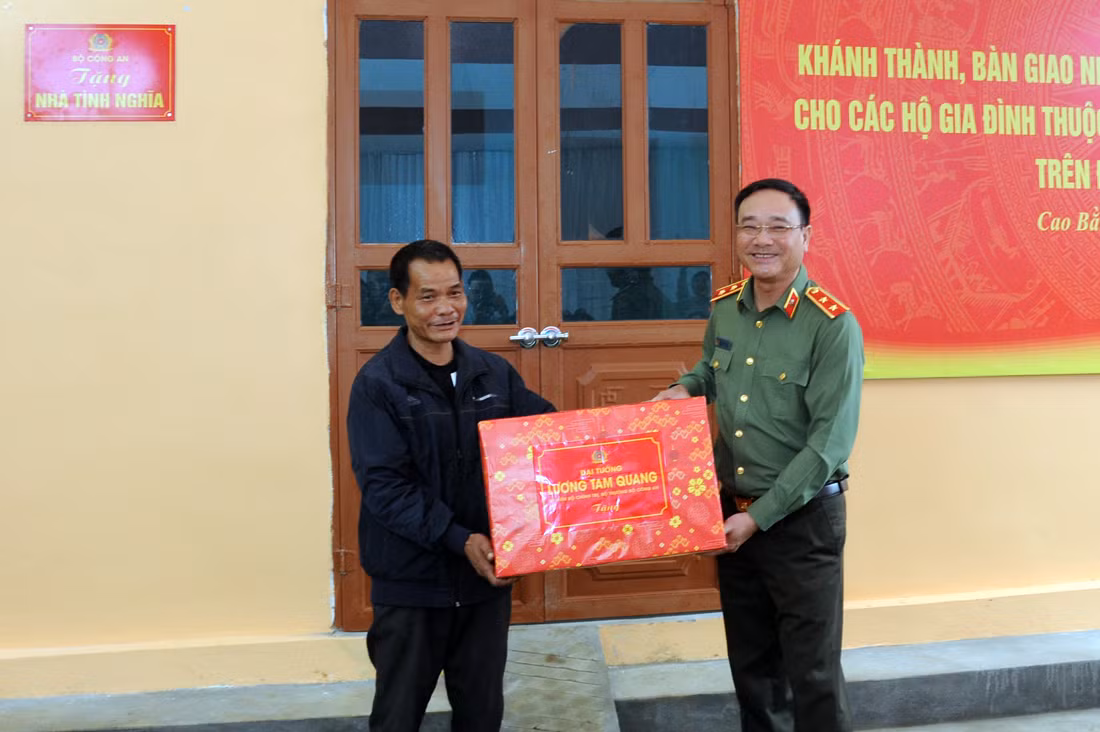 Phấn đấu hoàn thành xóa nhà tạm, nhà dột nát vượt mức để các hộ nghèo sớm có chỗ ở ổn định -0