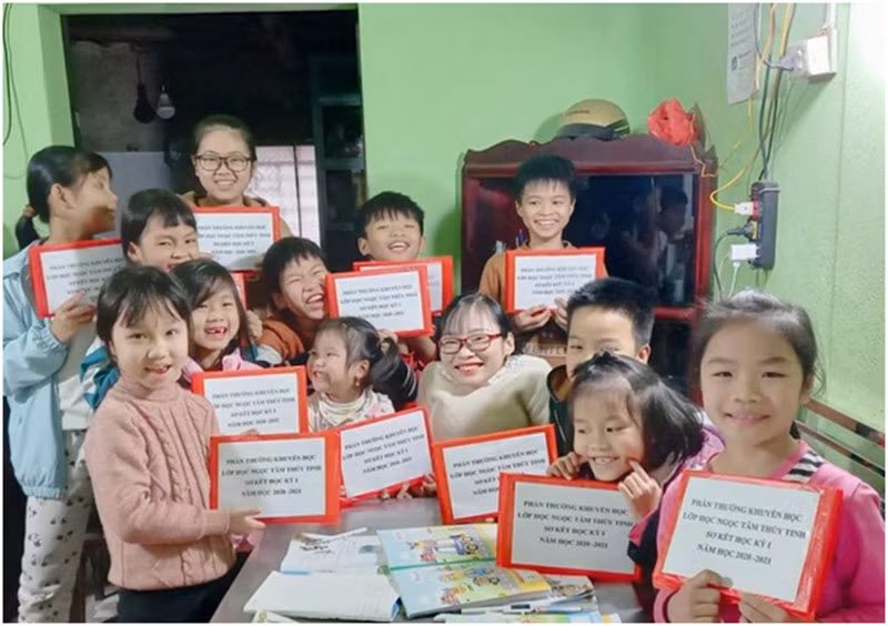 Giải thưởng “Bền Đam Mê” cùng cô giáo “Tâm thủy tinh” ươm mầm tri thức cho hàng trăm học sinh khó khăn -1