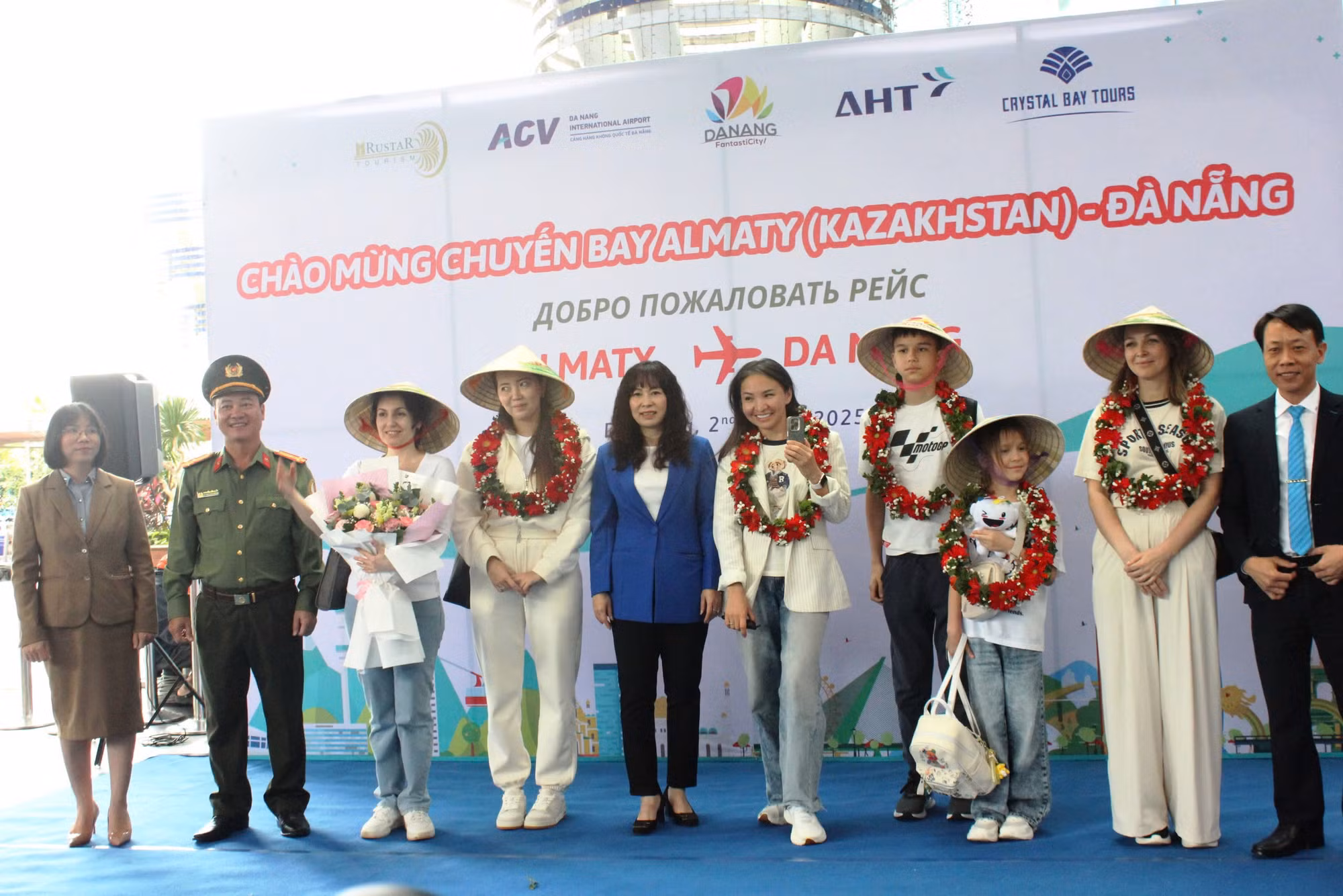 Đà Nẵng lần đầu tiên kết nối đường bay trực tiếp đến Kazakhstan -0