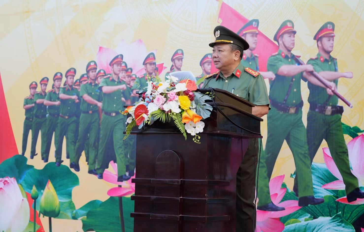 Ra quân cao điểm tấn công trấn áp tội phạm chào mừng 50 năm Ngày thống nhất đất nước -0