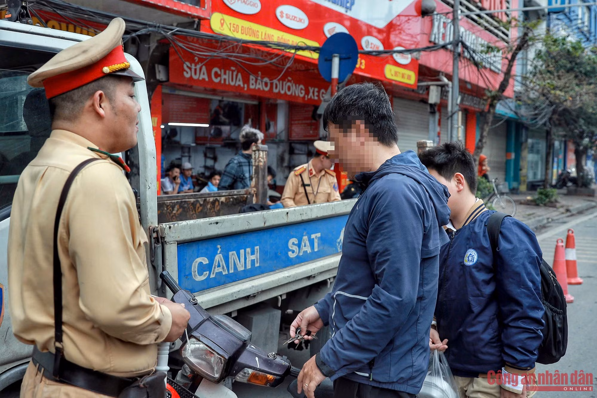 Kiên trì xử lý học sinh vi phạm giao thông trên địa bàn Thủ đô -5