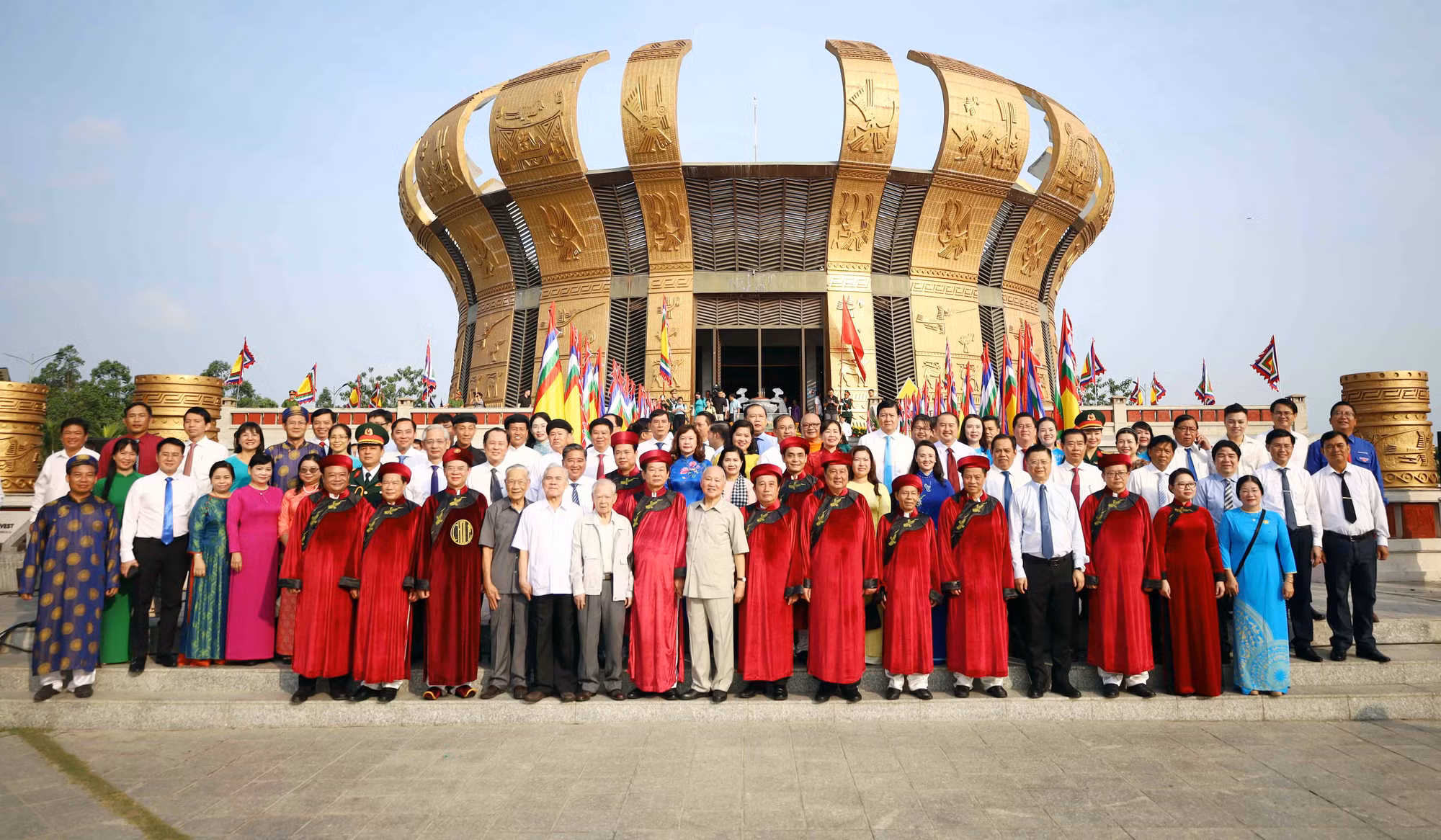 Các tỉnh, thành vùng Tây Nam Bộ dâng hương tưởng nhớ và tri ân các Vua Hùng -0