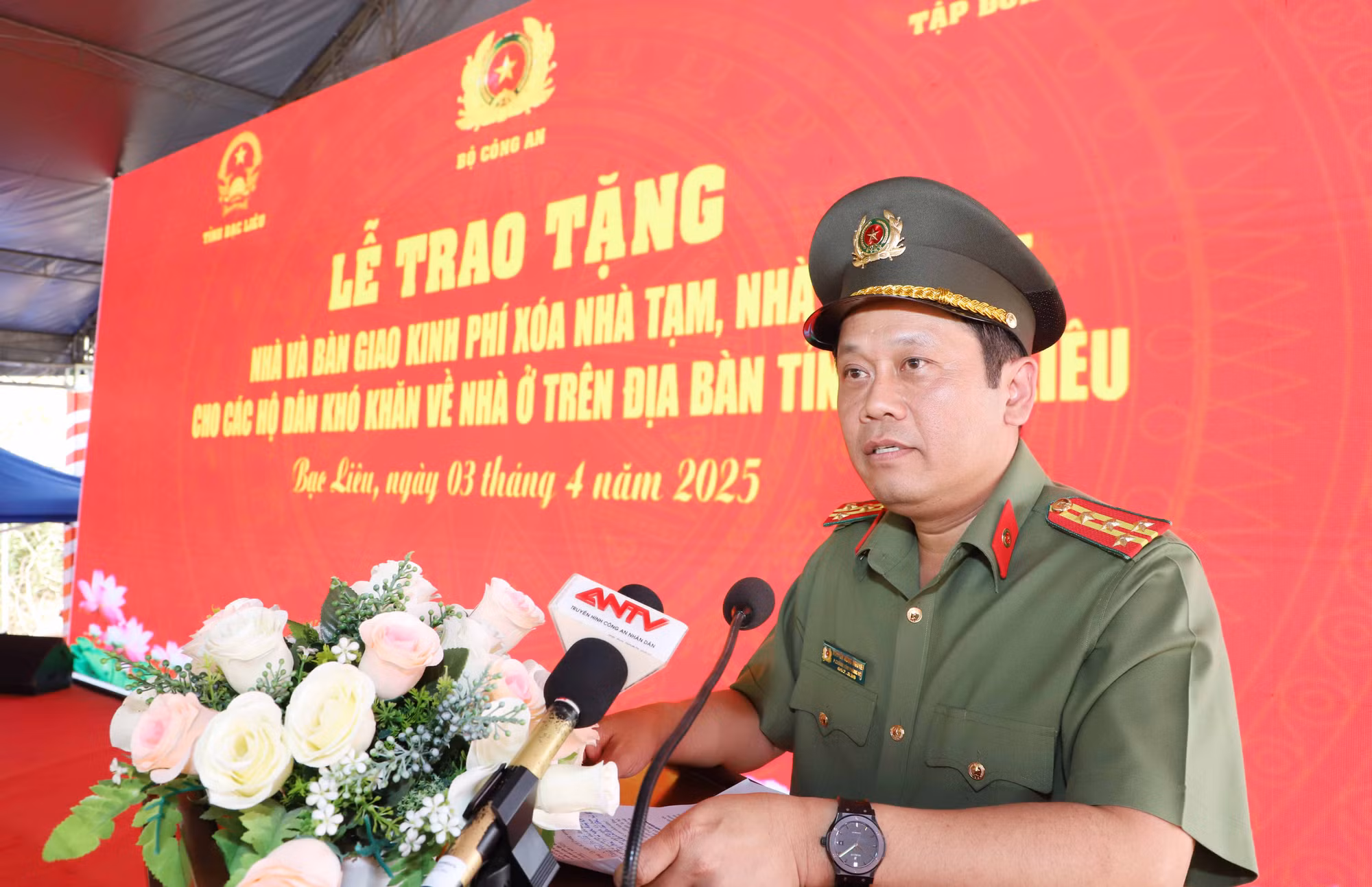 Bộ Công an bàn giao kinh phí xây dựng 700 căn nhà tặng hộ nghèo, cận nghèo tại Bạc Liêu -0