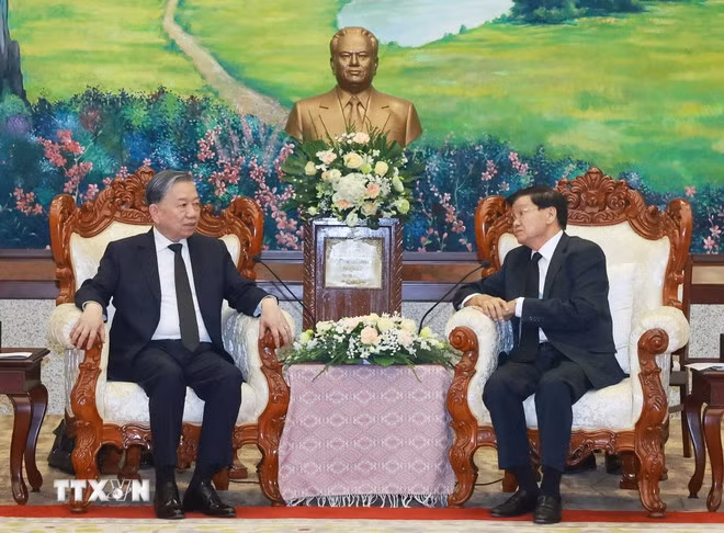 Tổng Bí thư Tô Lâm dẫn đầu đoàn Việt Nam viếng đồng chí Khamtay Siphandone -0