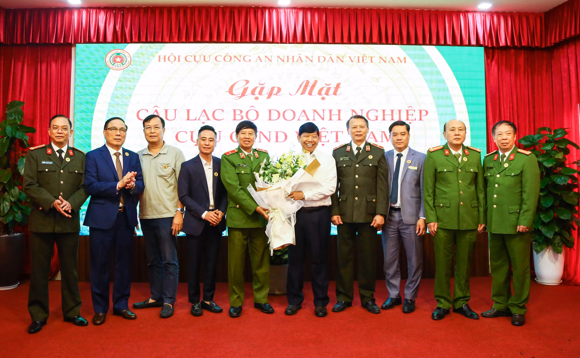 Xây dựng hàng chục căn nhà nghĩa tình tặng đồng đội -0