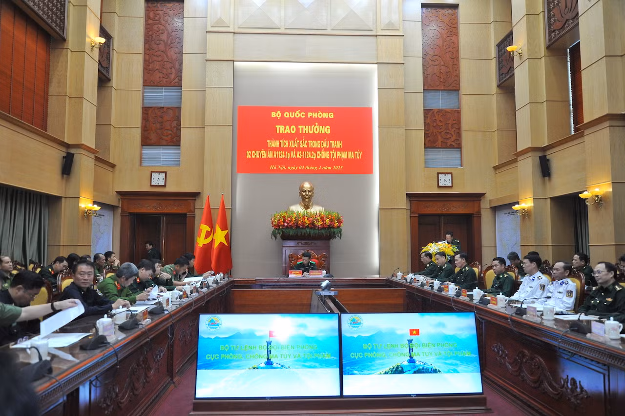 Khen thưởng các đơn vị triệt phá 2 chuyên án, thu giữ hơn 63 kg ma tuý -0