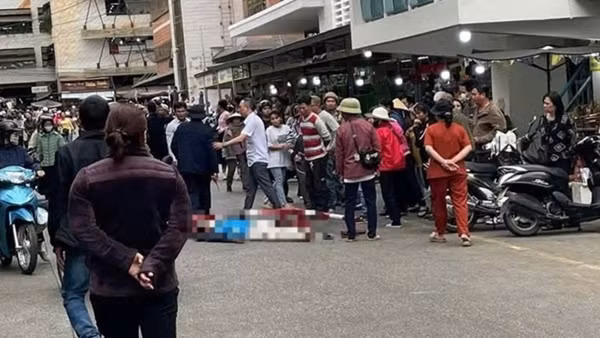 Người đàn ông bất ngờ nhảy “cầu Hồng Kông” ở chợ Đà Lạt