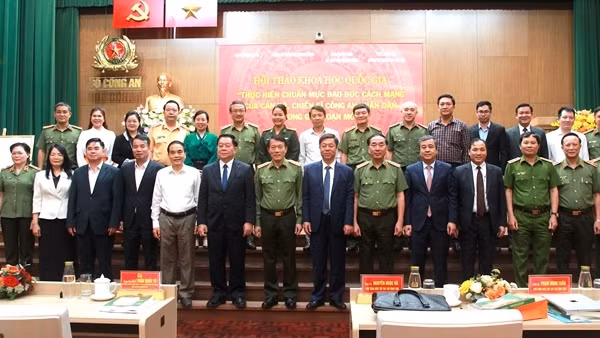 Giữ chuẩn mực đạo đức cách mạng sẽ được nhân dân tin yêu, cấp ủy và chính quyền tin cậy