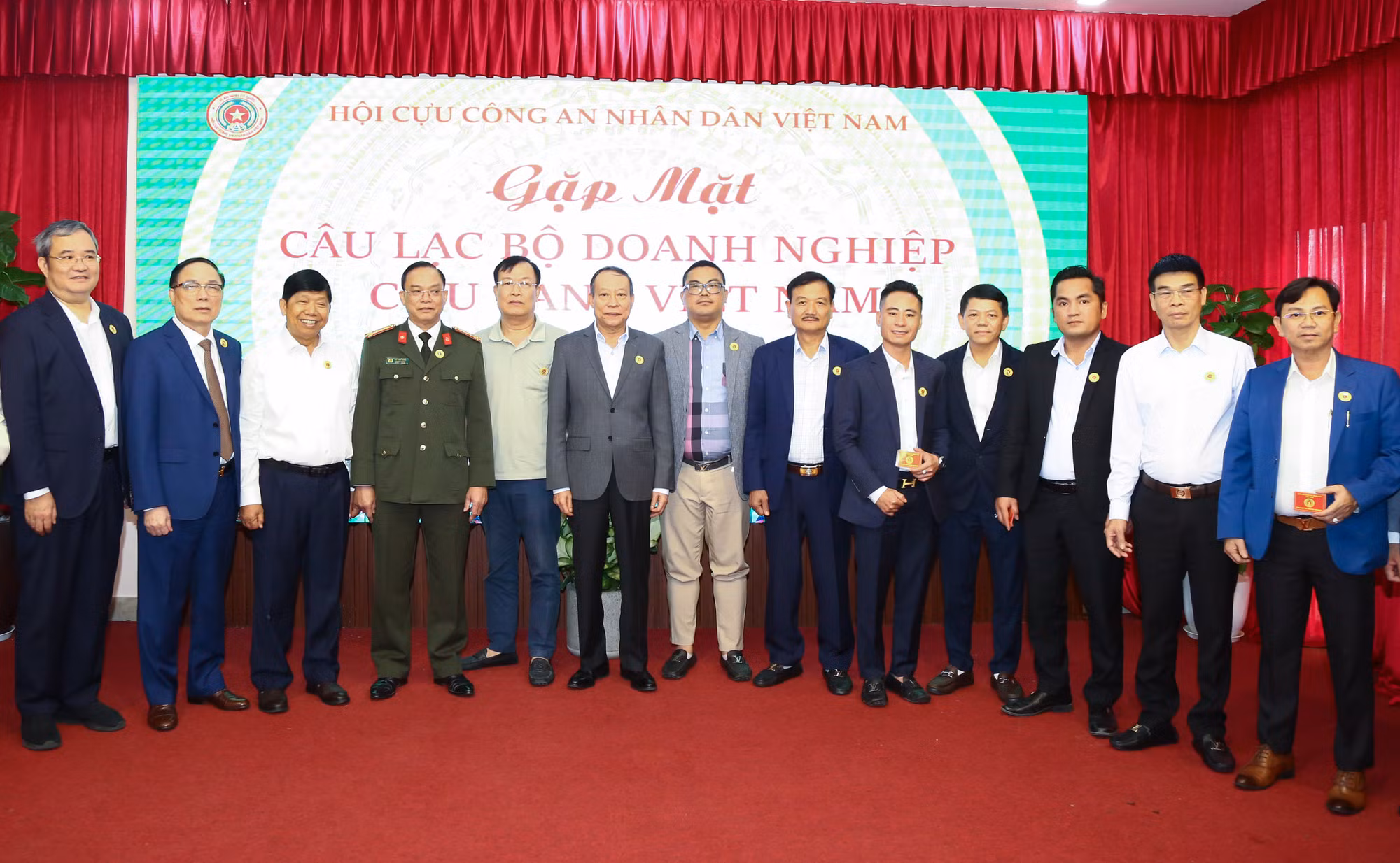 Xây dựng hàng chục căn nhà nghĩa tình tặng đồng đội -0