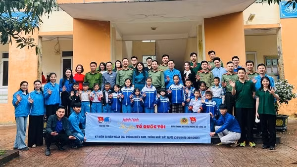 Tuổi trẻ Văn phòng Bộ Công an dành nguồn lực 500 triệu đồng hỗ trợ bà con Hà Tĩnh, Quảng Bình