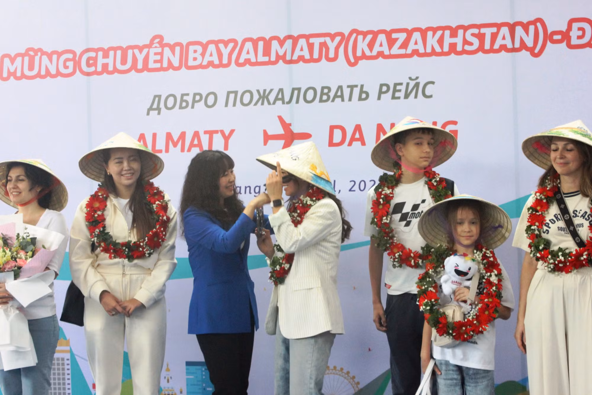 Đà Nẵng lần đầu tiên kết nối đường bay trực tiếp đến Kazakhstan -1