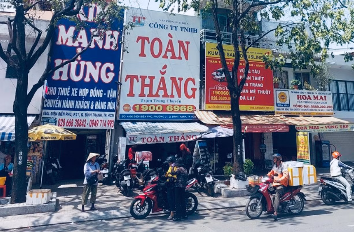 Truy xét nhóm đối tượng gây rối đánh 3 nhân viên nhà xe trọng thương -0