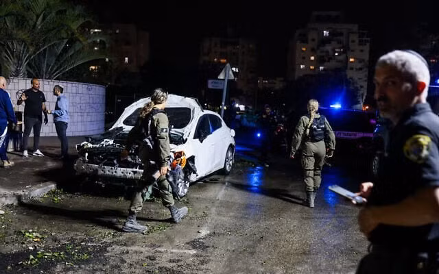 Hamas bắn hàng loạt rocket vào các thành phố của Israel -0