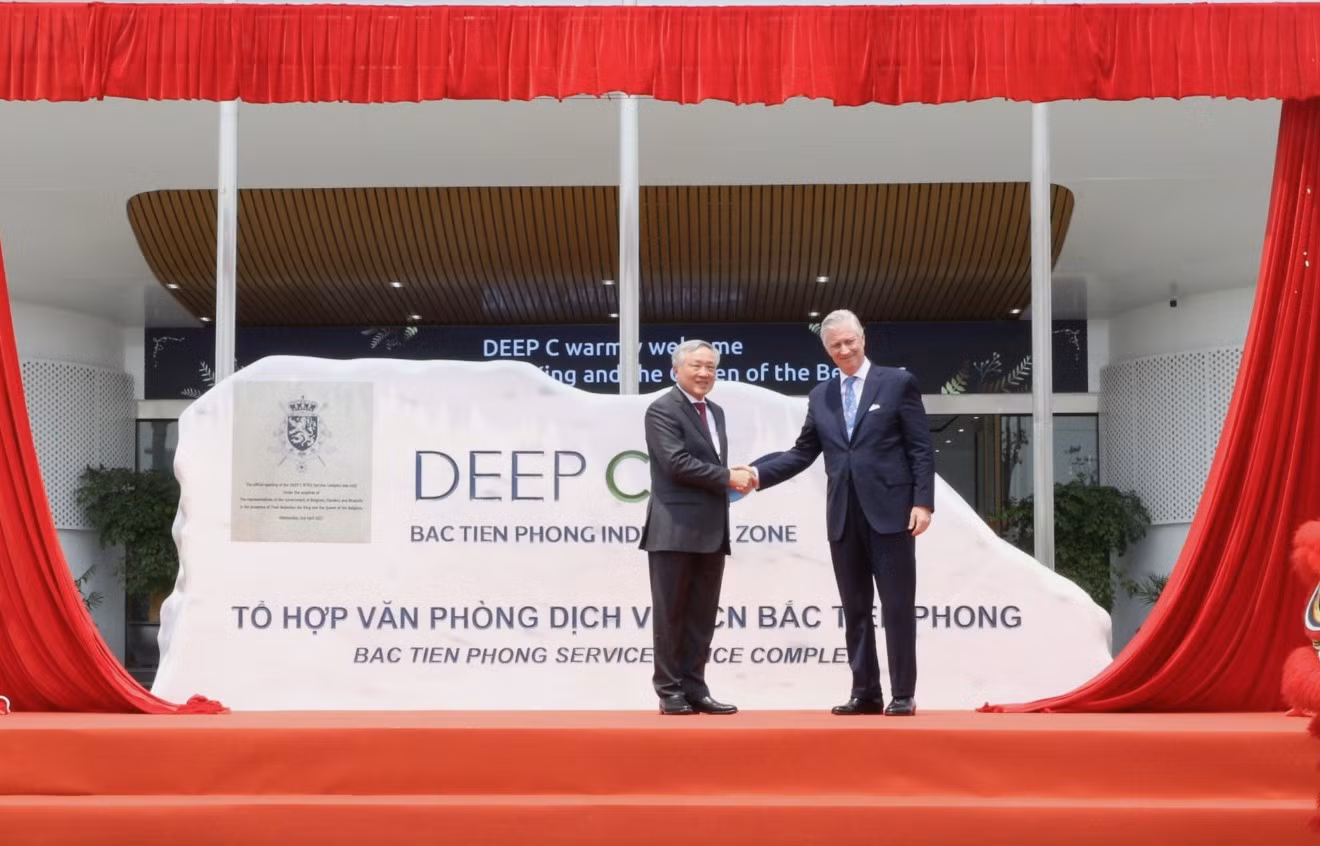 Phó Thủ tướng Thường trực Nguyễn Hòa Bình và Nhà vua Bỉ dự lễ khai trương Tổ hợp Văn phòng dịch vụ KCN Bắc Tiền Phong -0