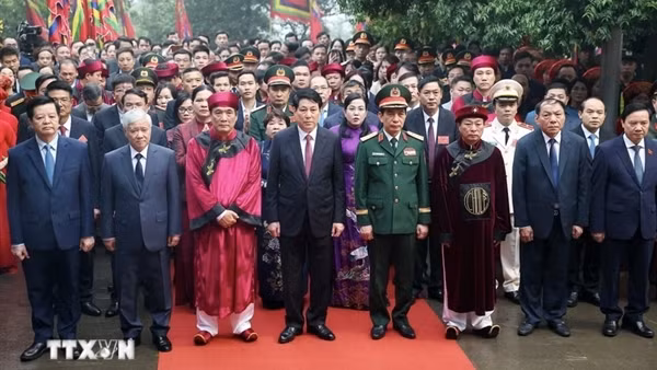 Chủ tịch nước Lương Cường dâng hương Giỗ Tổ Hùng Vương