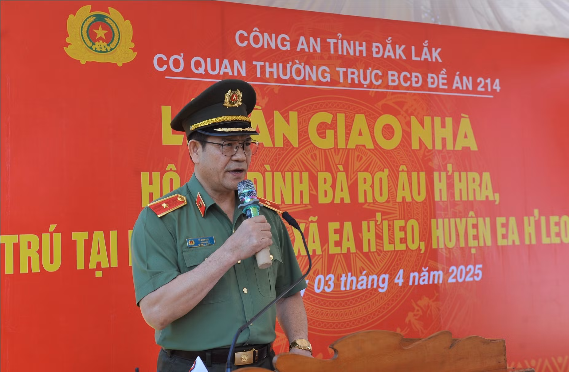 Công an Đắk Lắk bàn giao nhà tình nghĩa cho công dân hồi hương -0