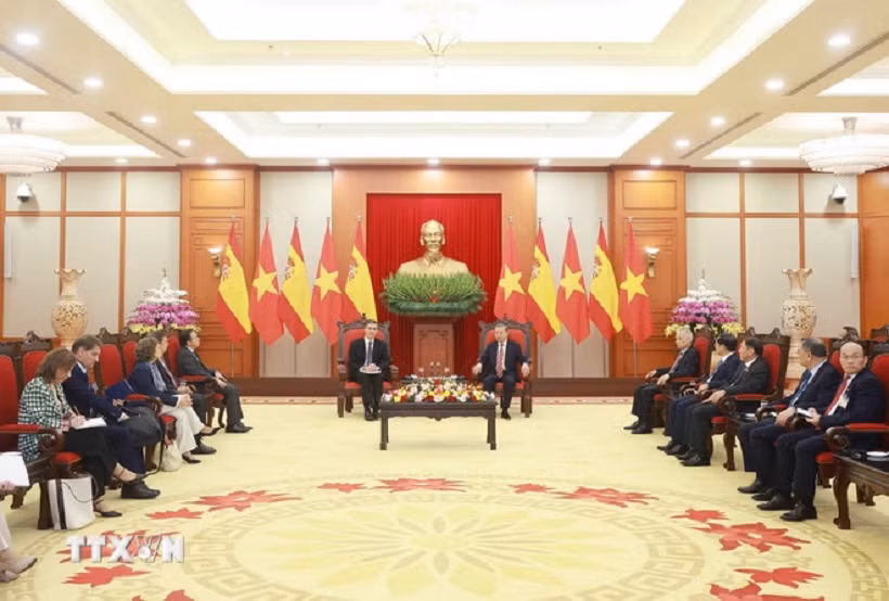Việt Nam mong muốn làm sâu sắc hợp tác mọi mặt với Tây Ban Nha -1