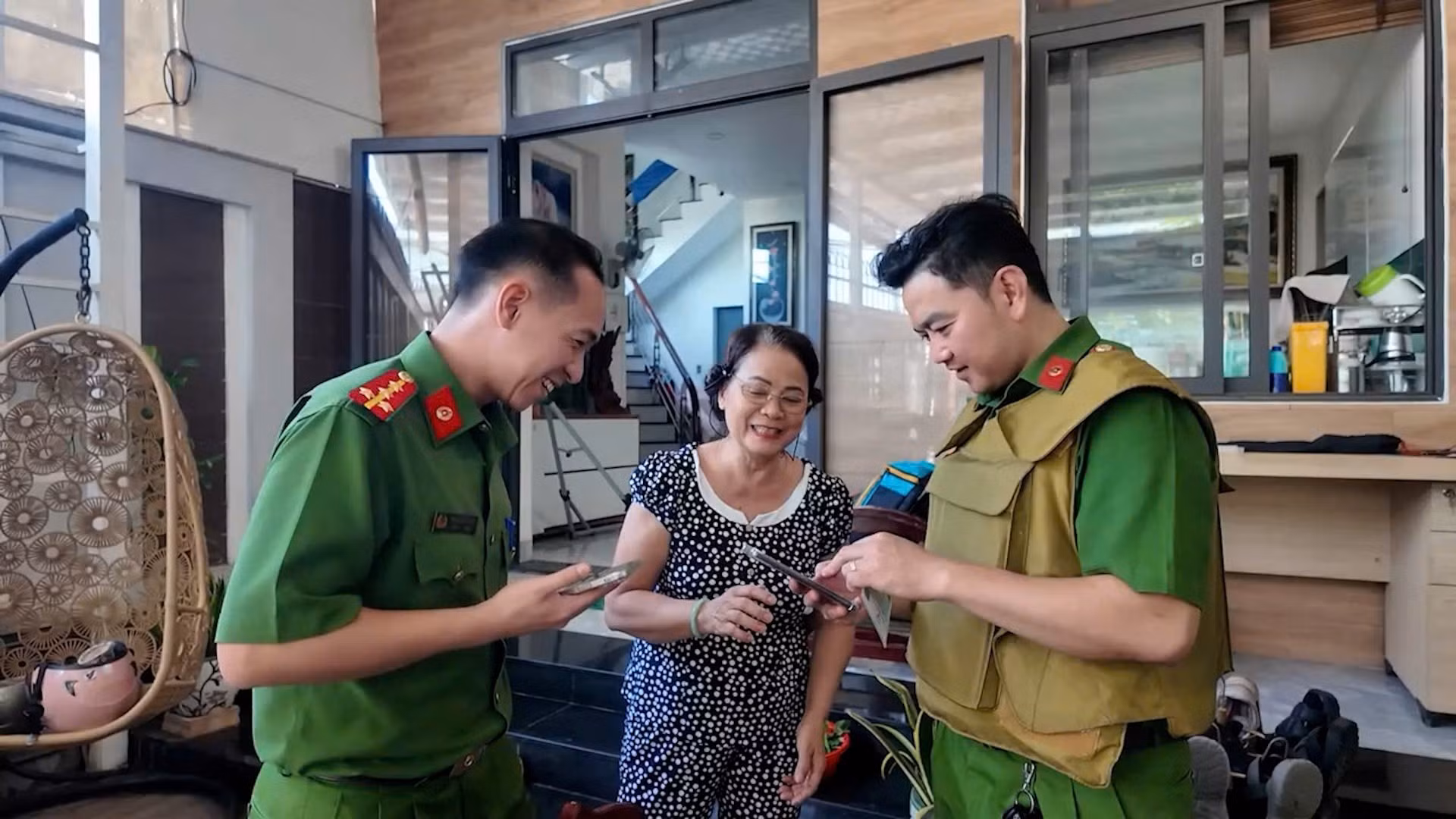 Nhiều hiệu quả tích cực từ chương trình “Cuối tuần đồng hành cùng Công an cơ sở” -5