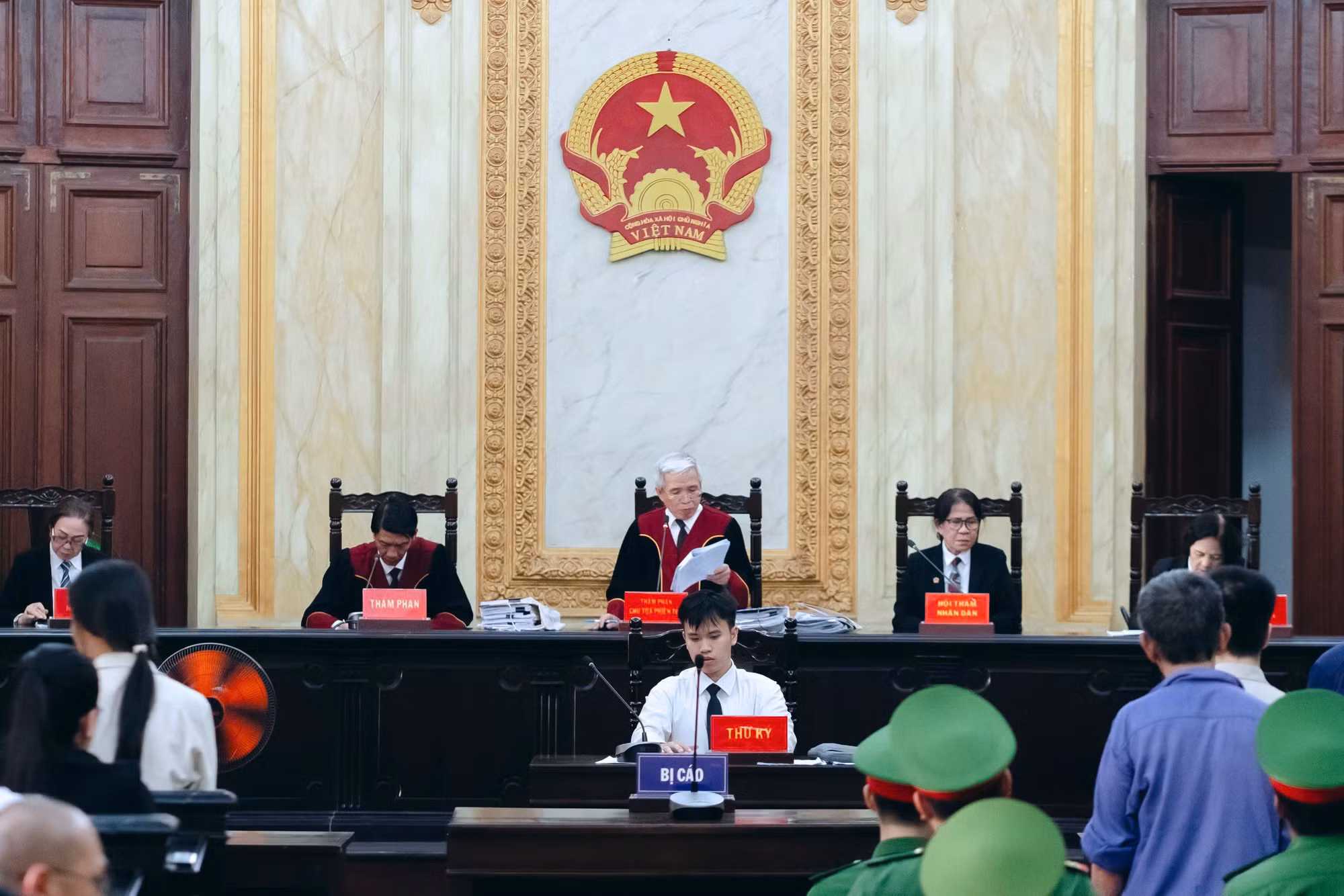 Tuyên án 14 bị cáo trong đường dây mua bán 16,6 kg ma túy -0