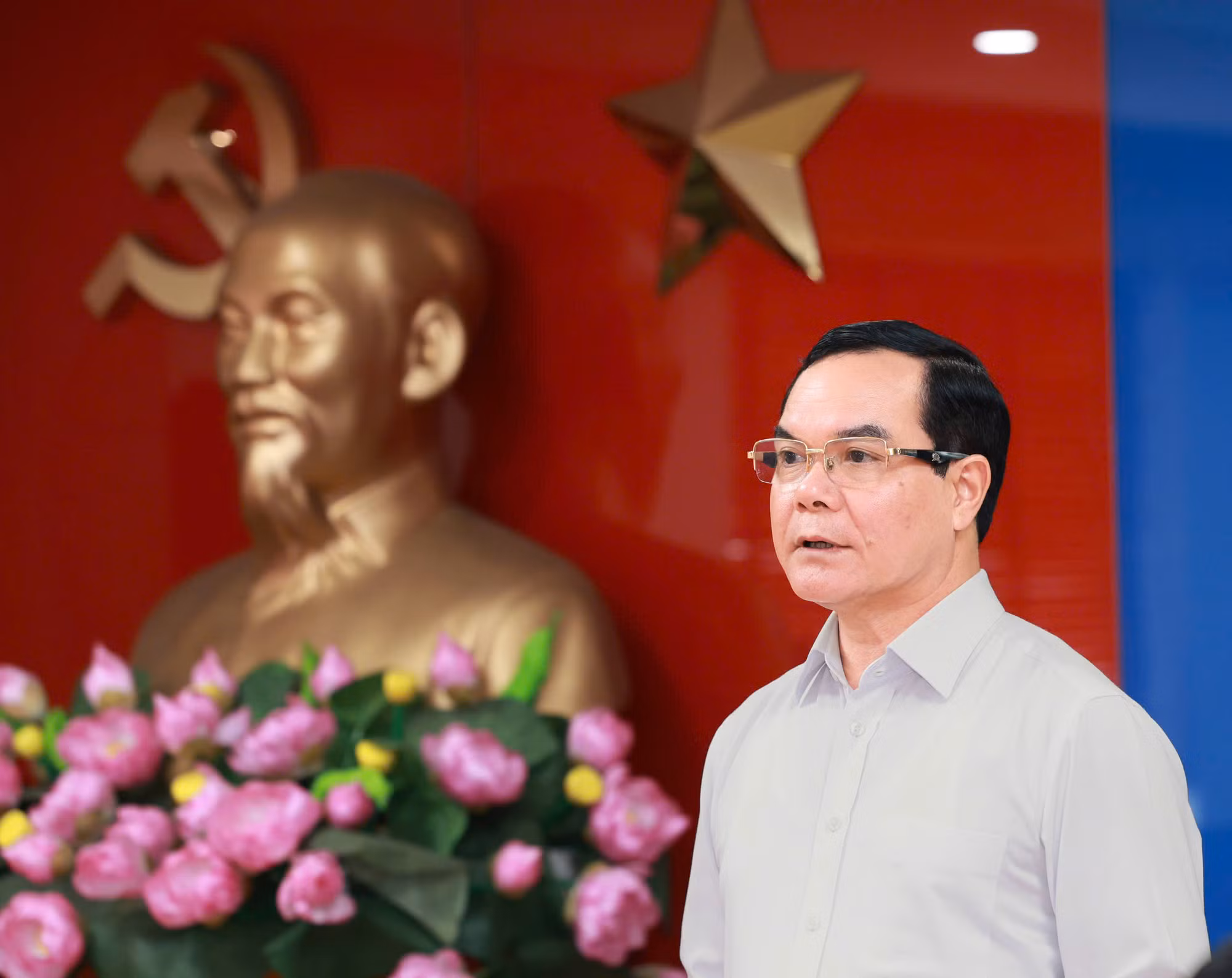 “Xây dựng giai cấp công nhân Việt Nam hiện đại, lớn mạnh trong kỷ nguyên phát triển mới của dân tộc” -0