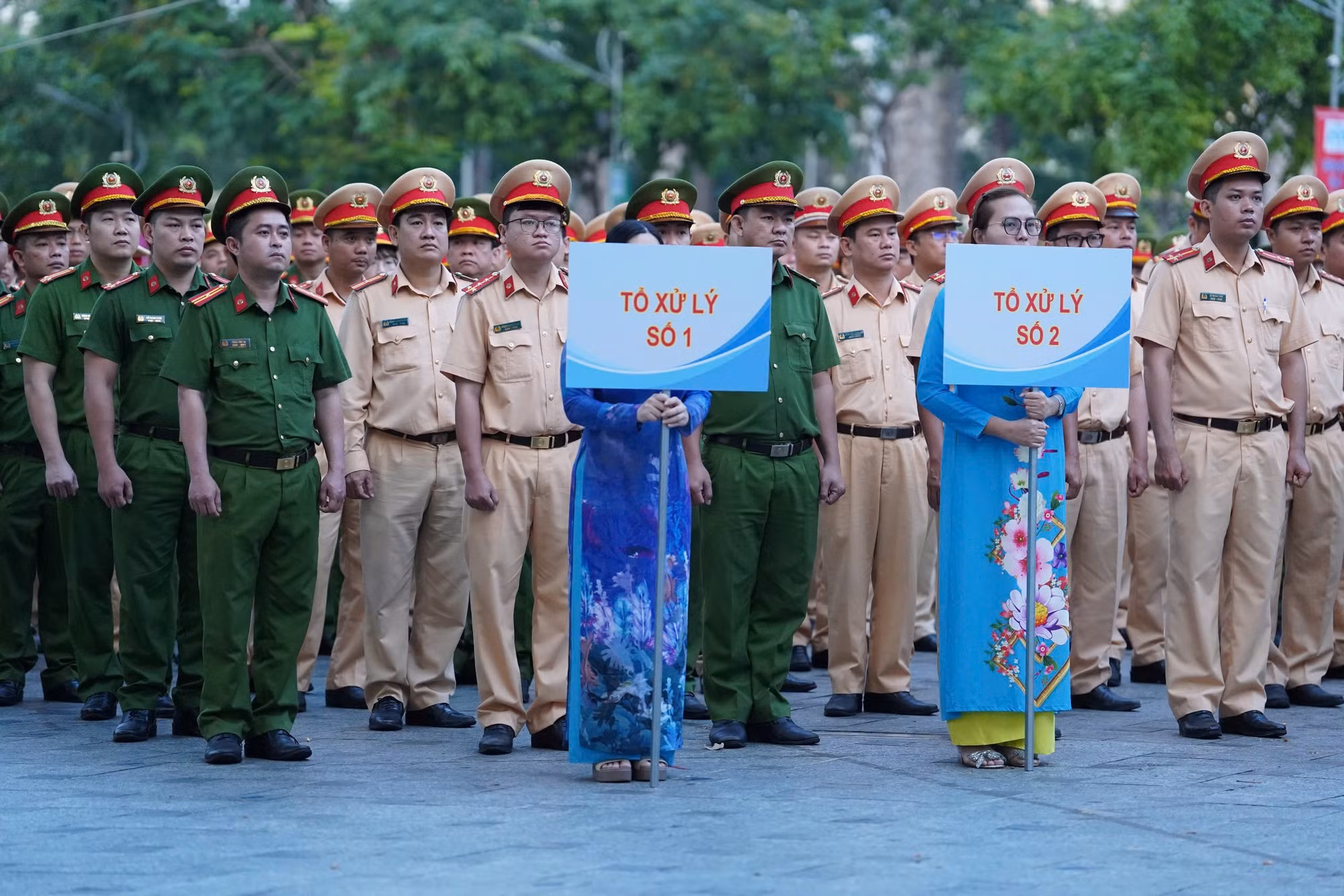TP Hồ Chí Minh ra quân lập lại trật tự vỉa hè, xử lý kinh doanh vận tải trái phép -0
