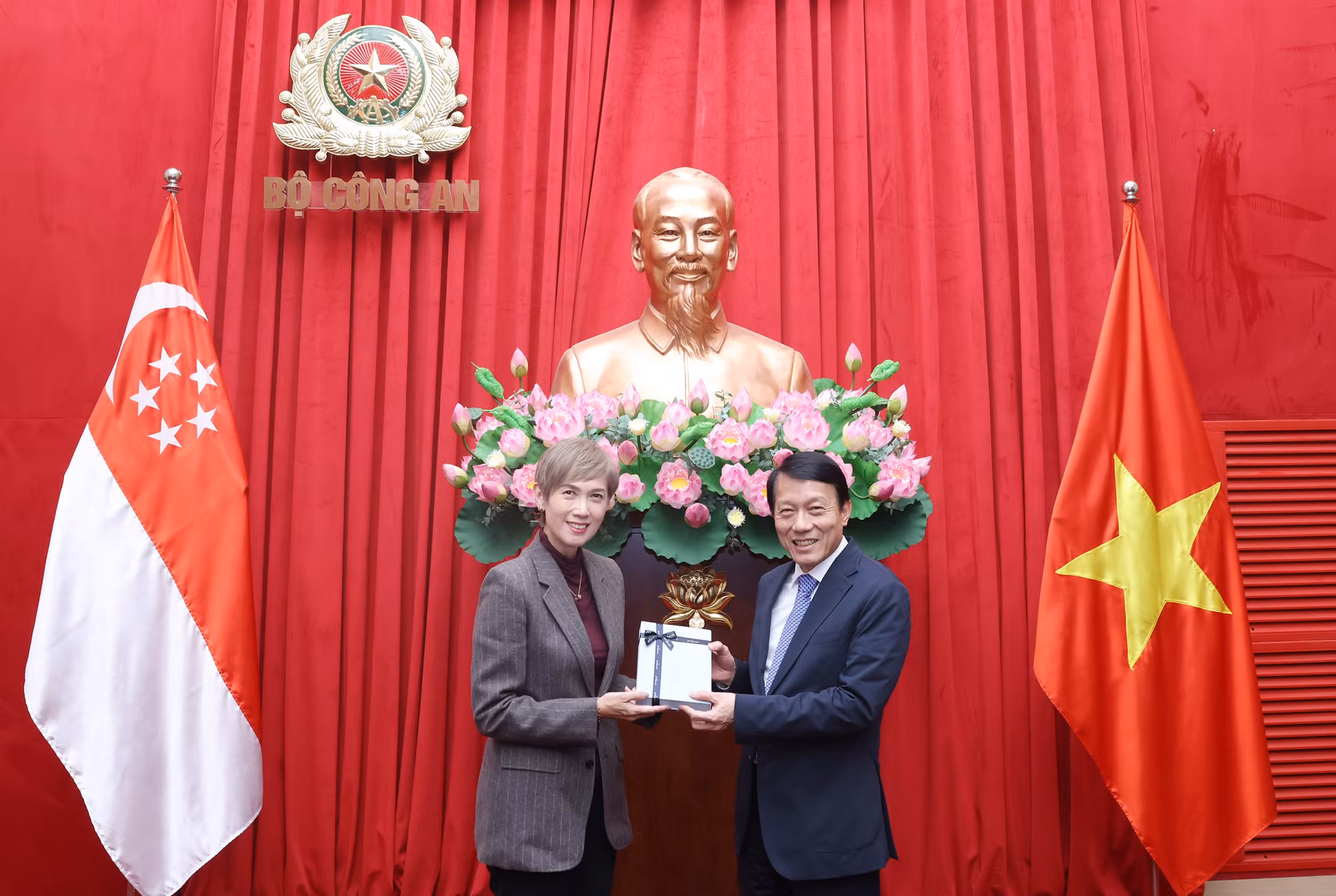 Cùng xây dựng không gian mạng an toàn, bền vững Việt Nam – Singapore -1