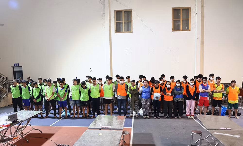 Trao thưởng cho&nbsp;lực lượng triệt phá thành công đường dây lừa đảo tại Campuchia -1