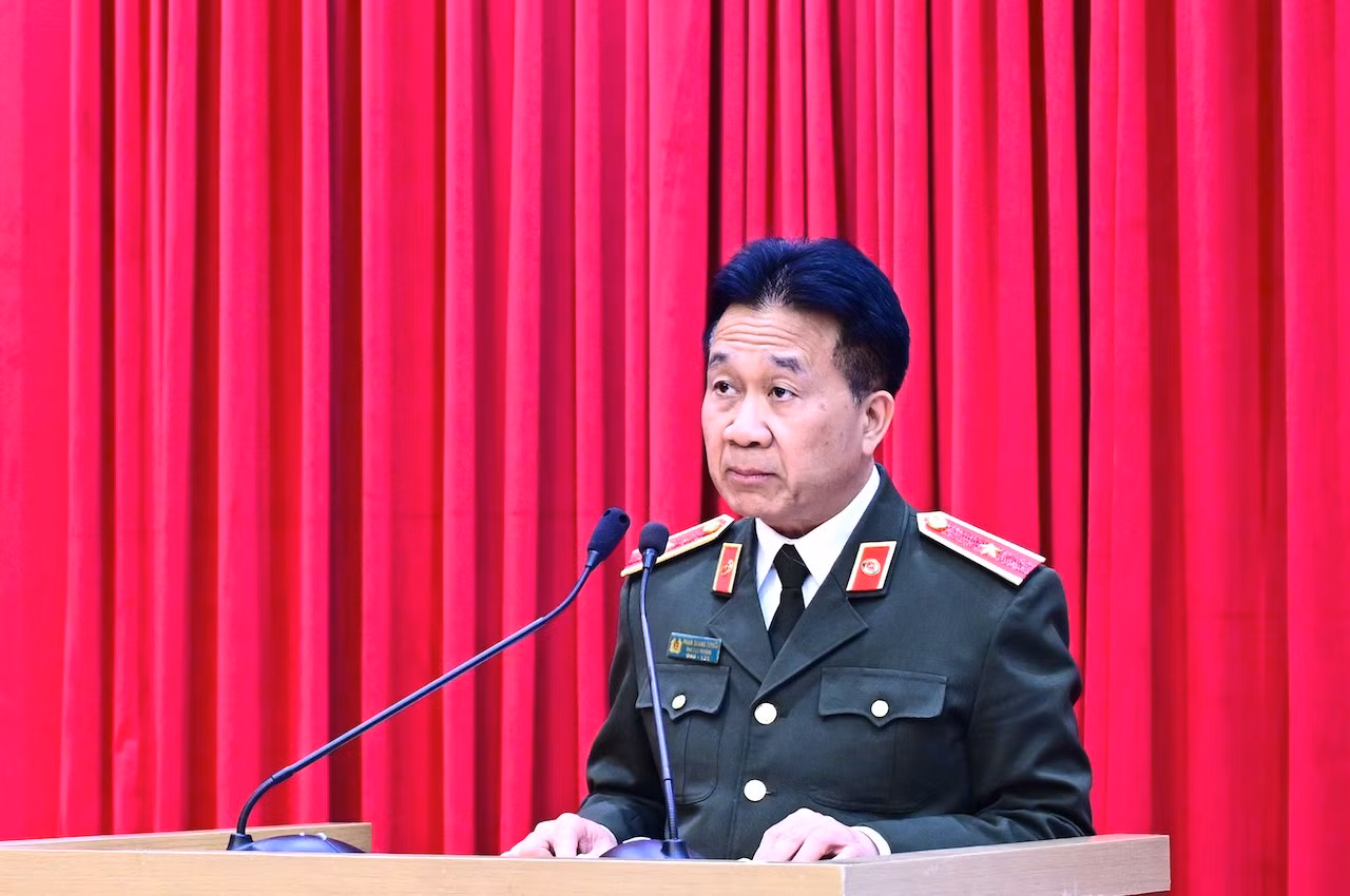 Giới thiệu Bộ trưởng Lương Tam Quang, Thứ trưởng Lê Quốc Hùng và 2 đồng chí ứng cử đại biểu Quốc hội khoá XVI -0