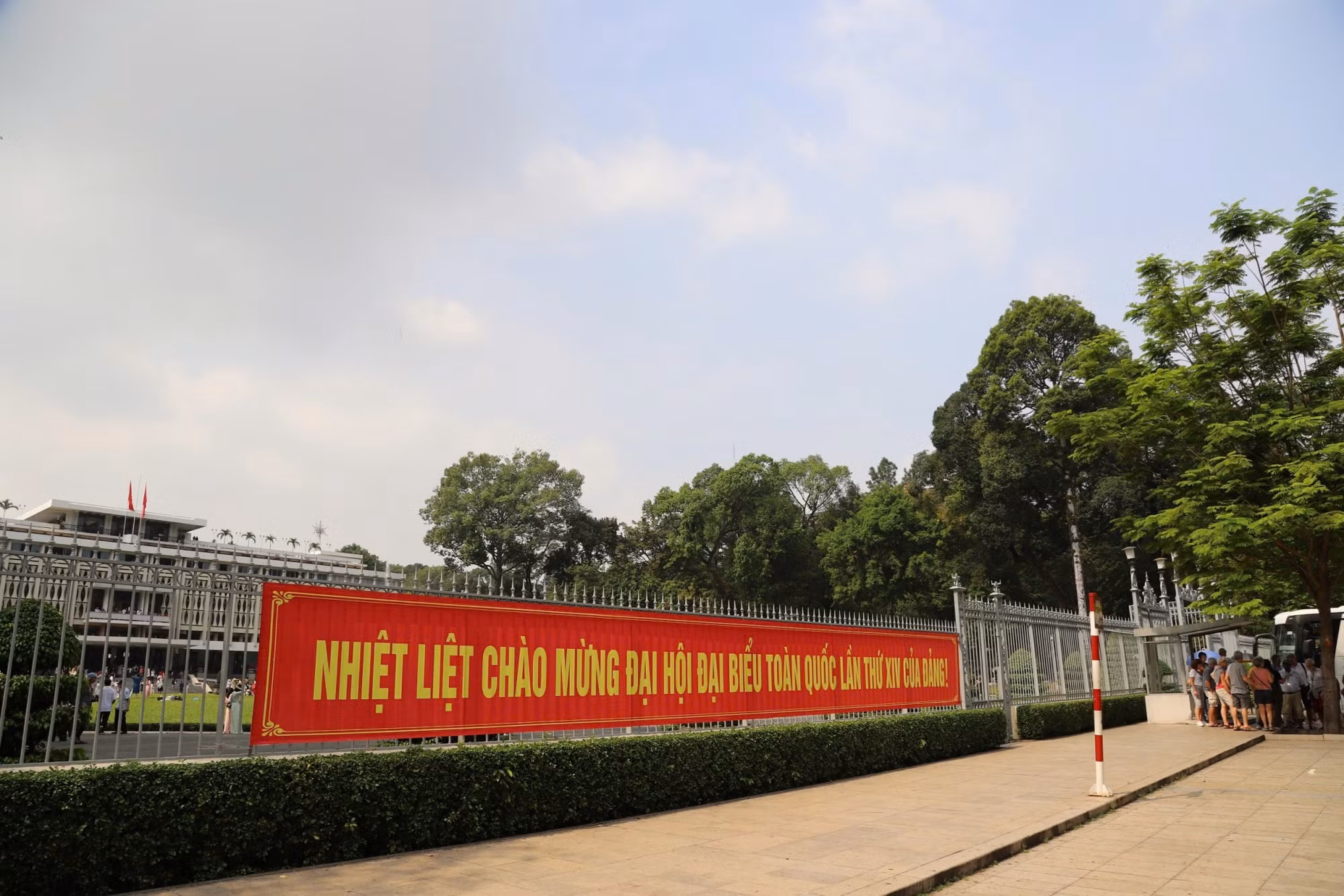 TP Hồ Chí Minh rực rỡ cờ, hoa chào mừng Đại hội Đại biểu toàn quốc lần thứ XIV của Đảng -0