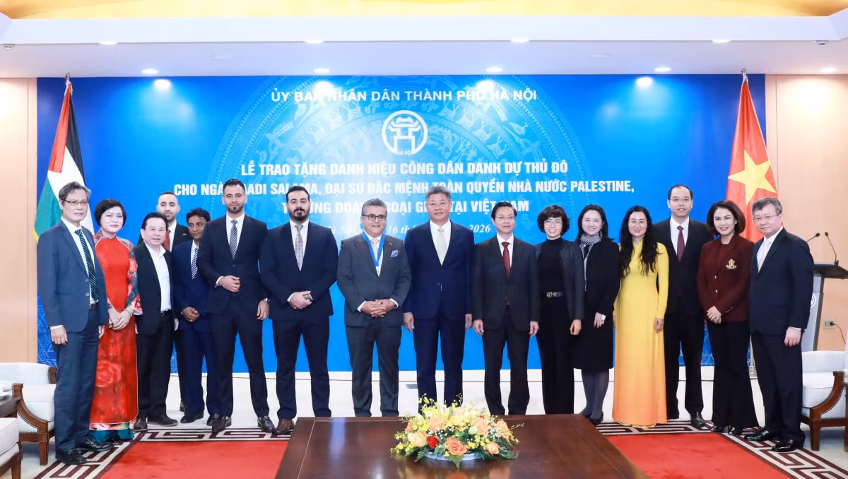 Trao tặng danh hiệu Công dân danh dự Thủ đô Hà Nội cho Đại sứ Palestine tại Việt Nam -0