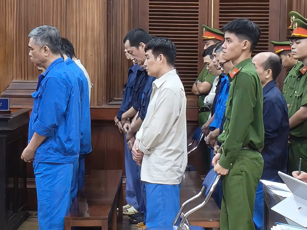 Cựu Giám đốc và Phó giám đốc Trung tâm đăng kiểm 50-04V cùng lĩnh án 7 năm tù -0