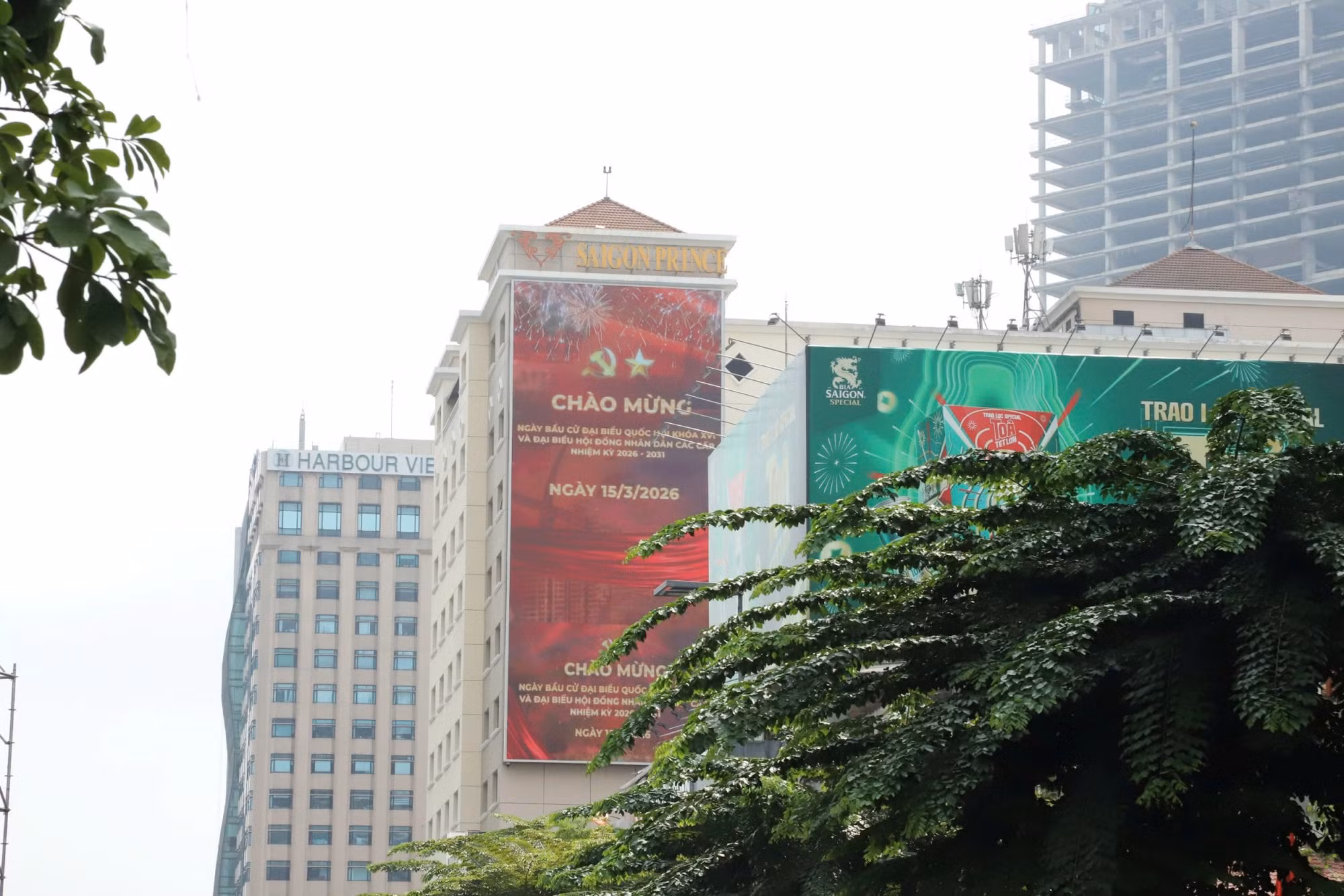 TP Hồ Chí Minh rực rỡ cờ, hoa chào mừng Đại hội Đại biểu toàn quốc lần thứ XIV của Đảng -2