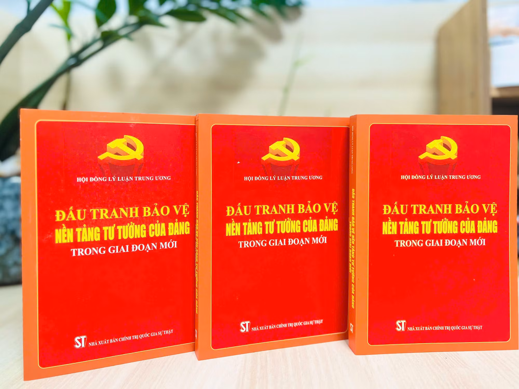 Xuất bản cuốn sách “Đấu tranh bảo vệ nền tảng tư tưởng của Đảng trong giai đoạn mới” -0