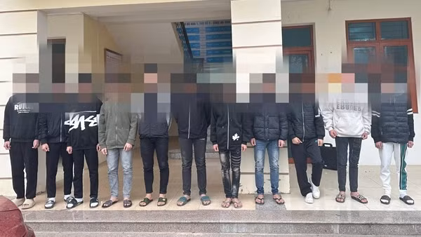 Dùng hung khí để giải quyết mâu thuẫn, nhóm học sinh bị khởi tố