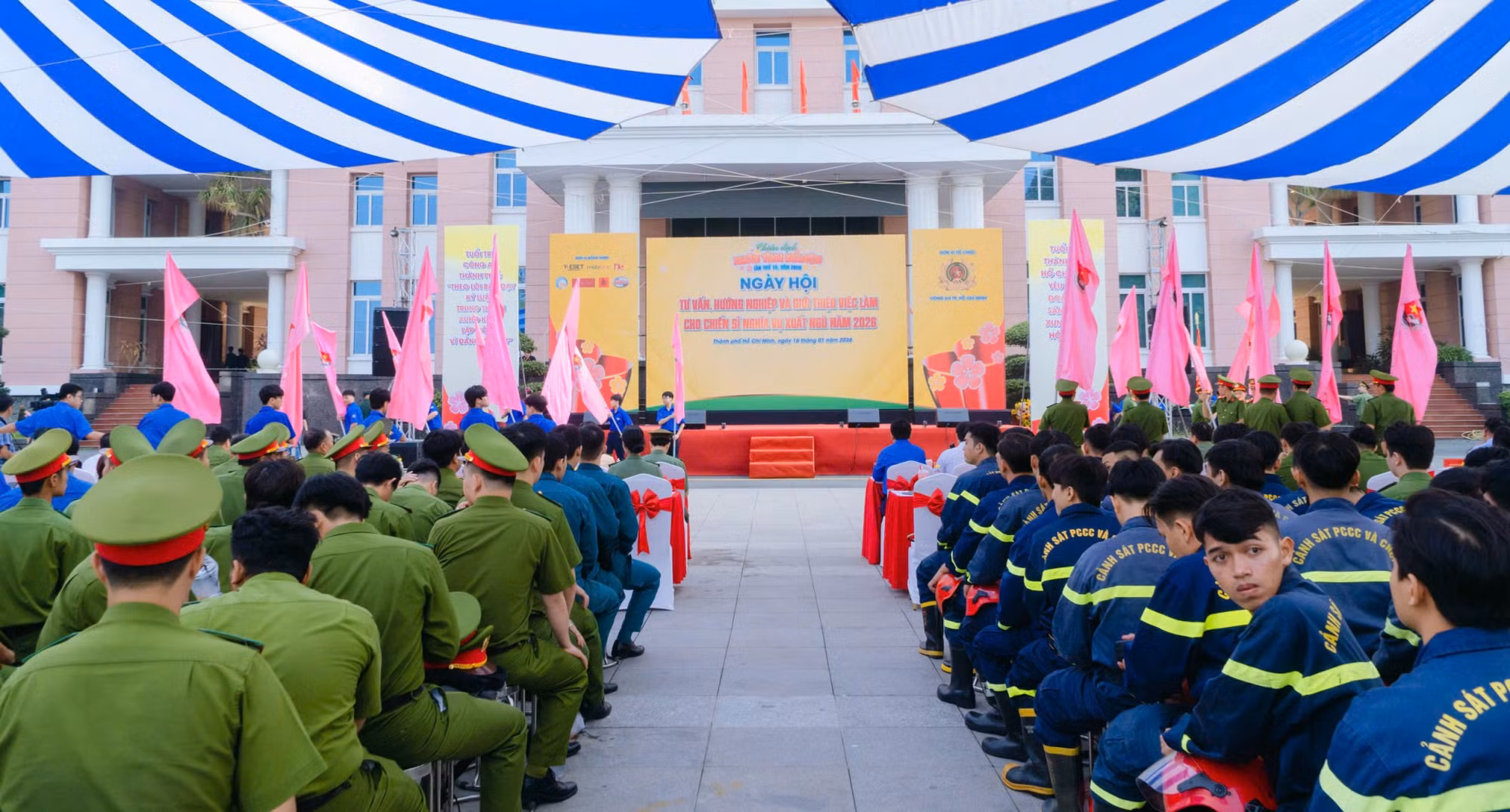 Tuổi trẻ Công an TP Hồ Chí Minh ra quân cao điểm, đảm bảo ANTT Tết Bính Ngọ 2026 -1