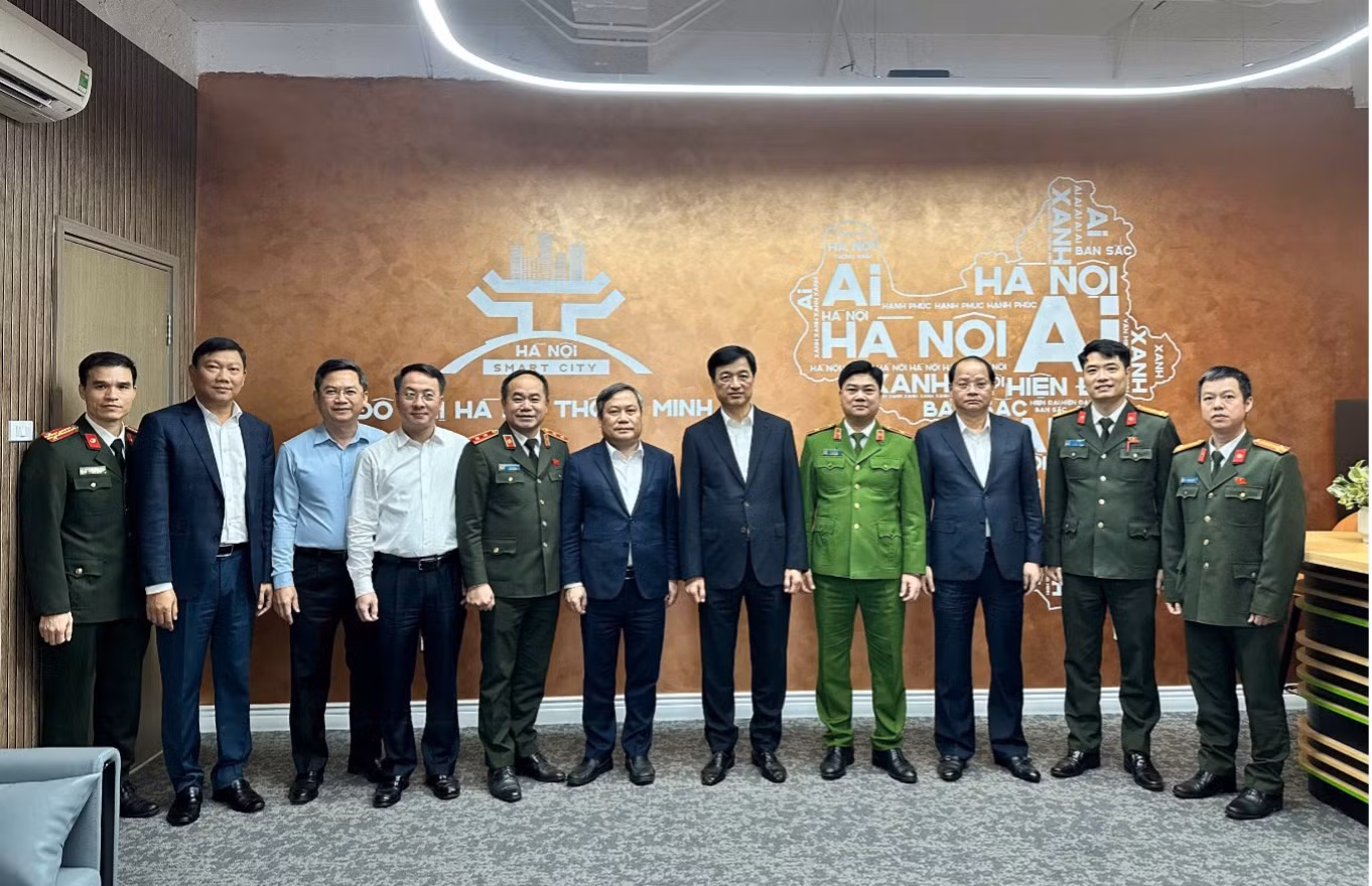 Bí thư Thành ủy Hà Nội làm việc với Đảng ủy Công an thành phố Hà Nội -0