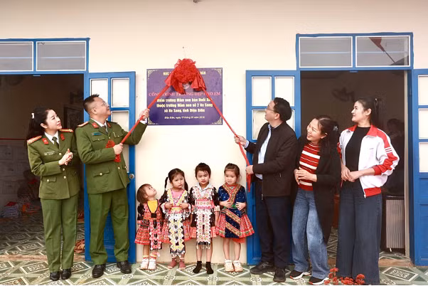Học viện CSND mang Tết ấm đến với bản nghèo Điện Biên -0