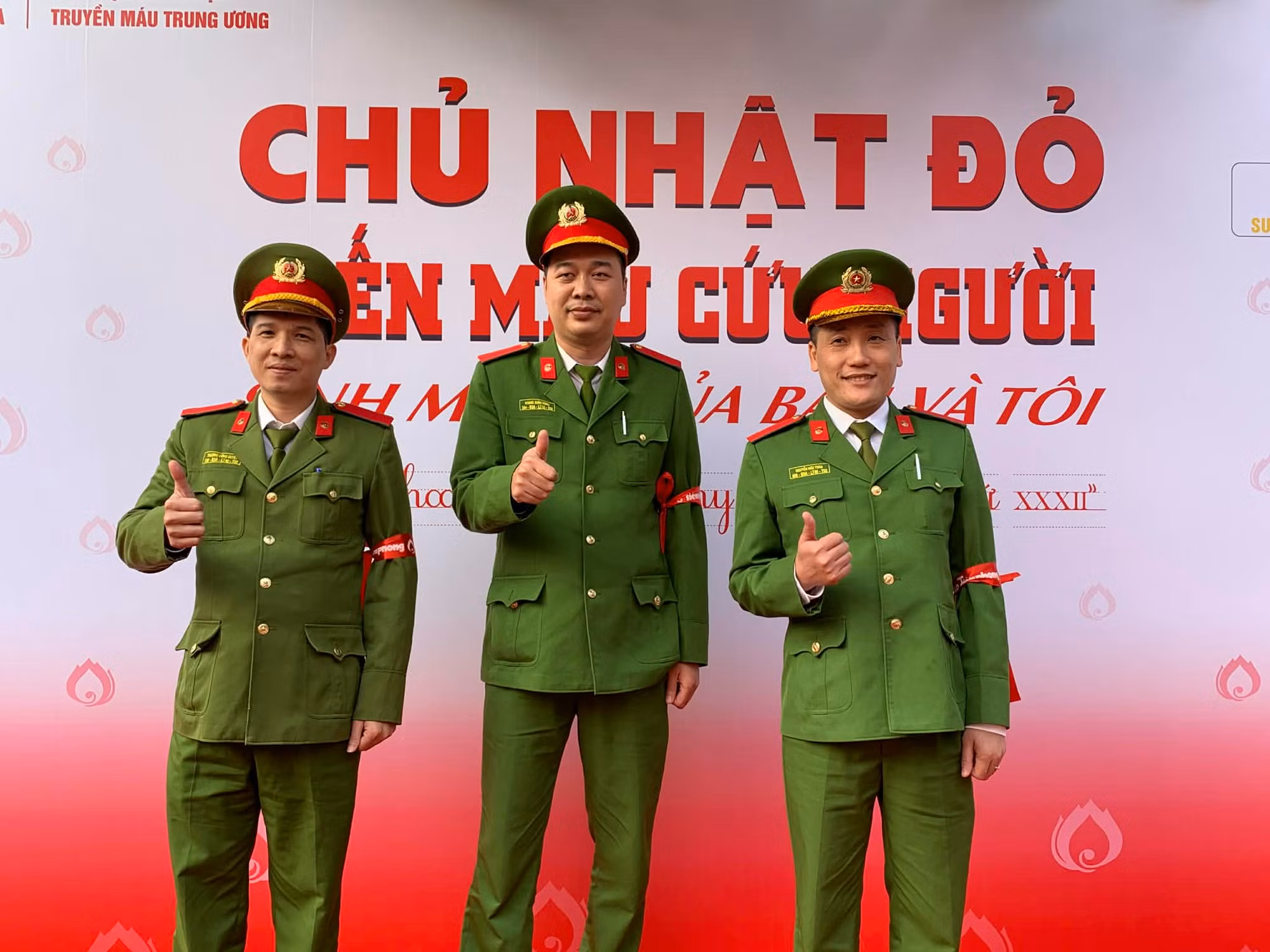 Hàng nghìn người hiến máu trong chương trình 