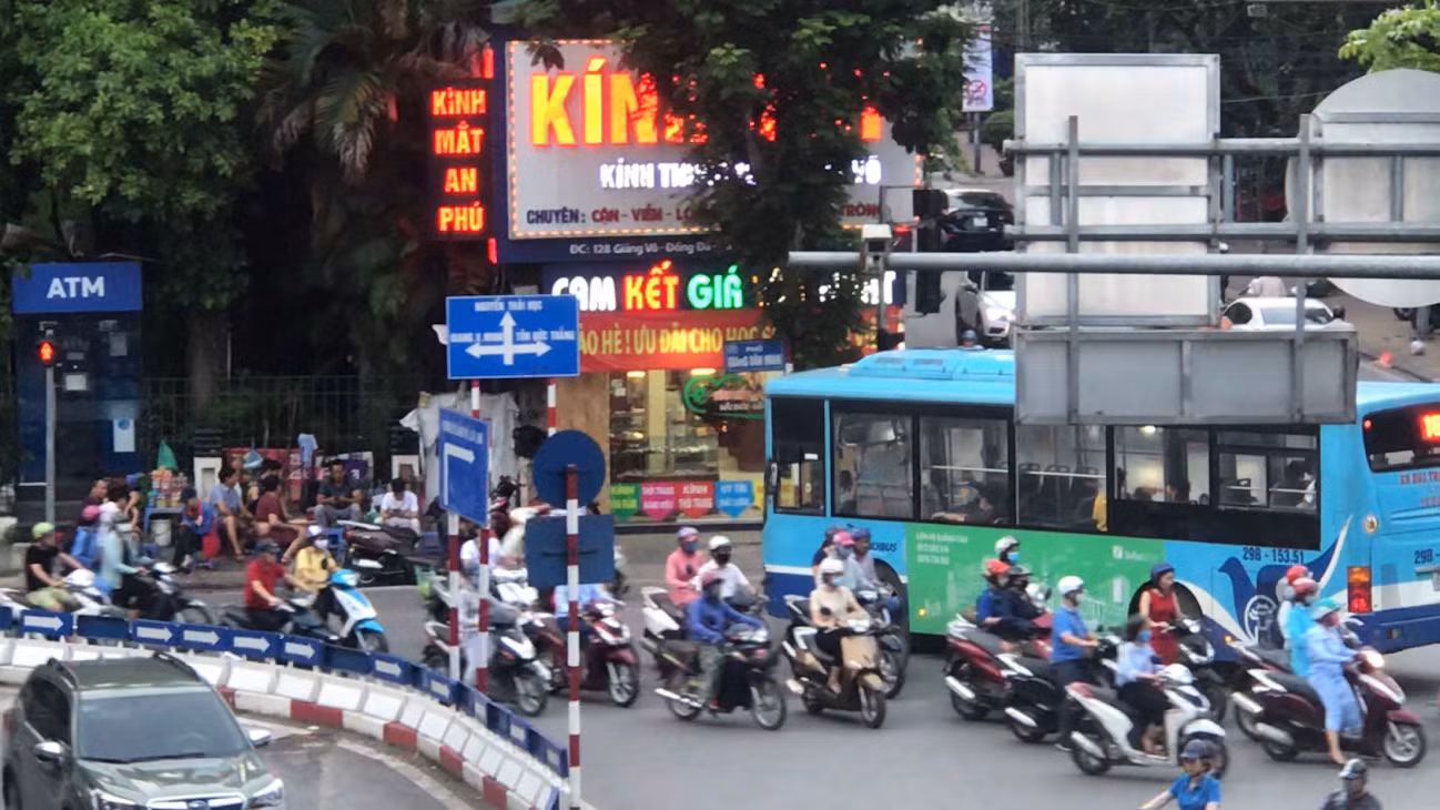 Hà Nội: Từ hôm nay điều chỉnh phân luồng nhiều trục đường để tránh ùn tắc cuối năm -0